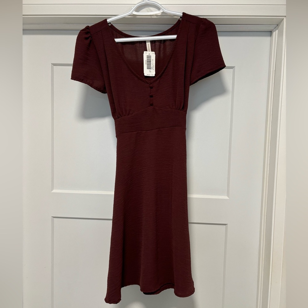 Maroon Short Sleeve Dress